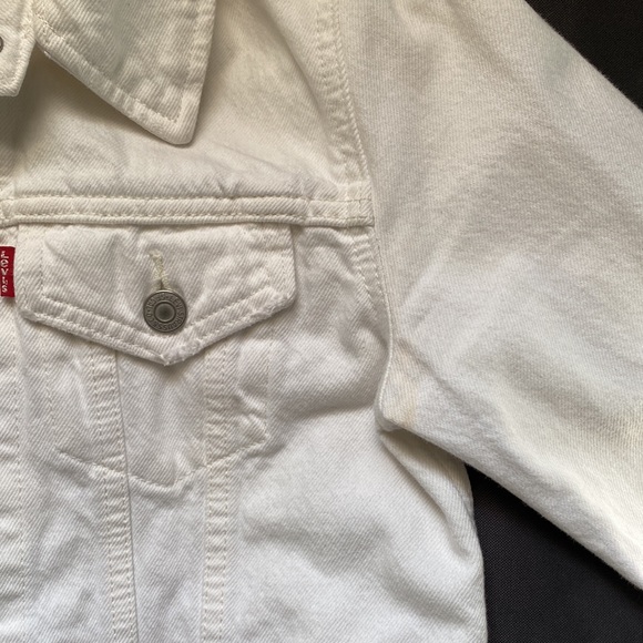 Levi’s Denim Jacket - Picture 4 of 5